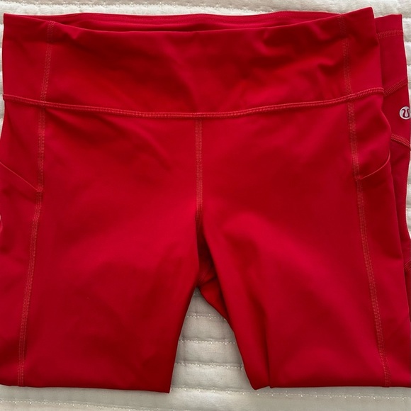 Lululemon Women’s Pace Rival Crop 22" Four-Way Stretch Leggings in Dark Red, 8 - Picture 11 of 14